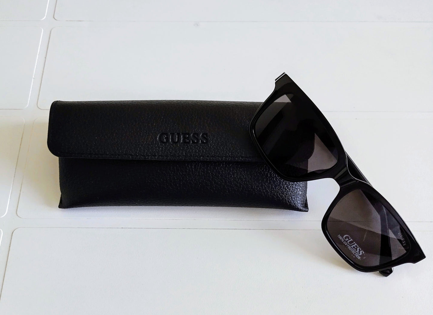 Guess Sunglasses/Lunettes de Soleil
